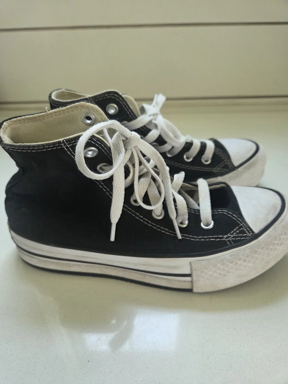 Converse Chuck Taylor All Star High Top Sneakers - Black & White